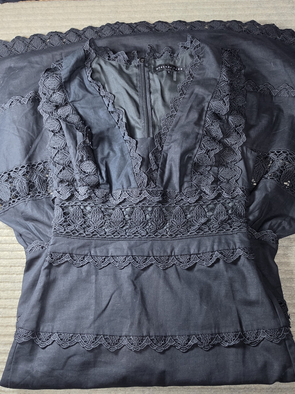 Endless Rose Linen Blend Lace Detail Trumpet Mermaid Flare Bottom Resort Dress - Picture 2 of 12